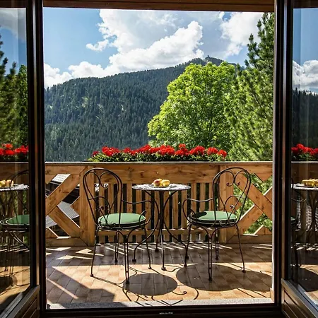 Sas Vanna Aparthotel